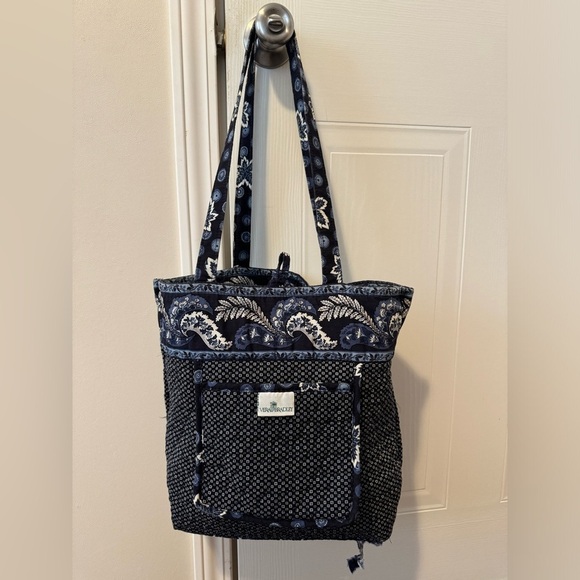 **WALLET INCLUDED** LIKE NEW ⭐️ VINTAGE, RETIRED NAVY VERA BRADLEY TOTE - Picture 3 of 7
